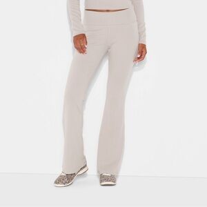 NWT Women’s Cozy Flare Mid Rise Pull On Pants